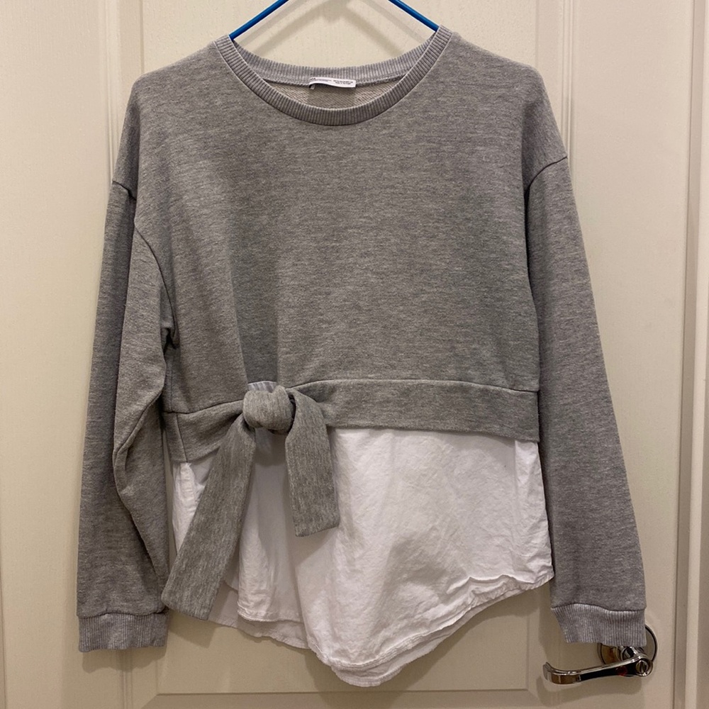 Zara gray sweatshirt with peekaboo poplin detail and tie size medium